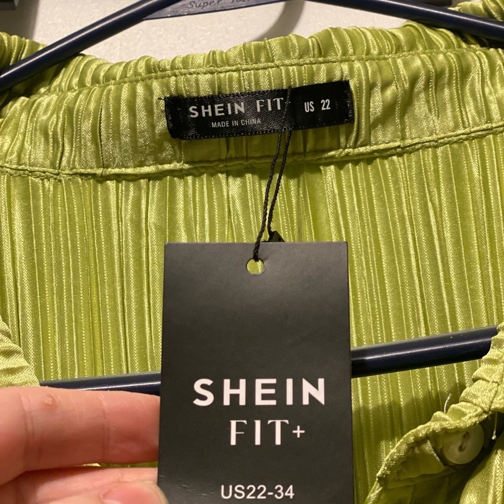 SHEIN Lime Green Pleated Dress - Picture 4 of 4